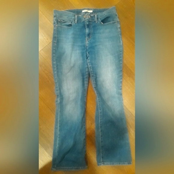 Levi's Slimming Bootcut Light Jeans 31 waist - Picture 1 of 6